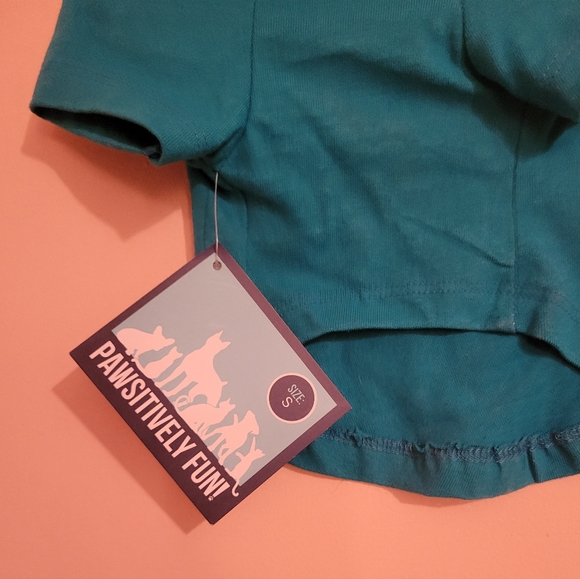 Teal Small Dog 'Serial Chiller' Tee Shirt, S, NWT - Picture 4 of 5